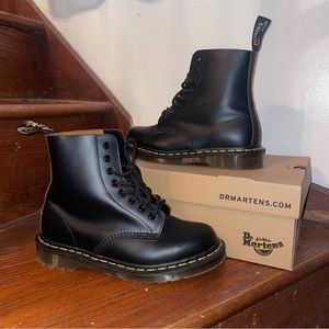 1460 Made In England Vintage Collection Black Boots